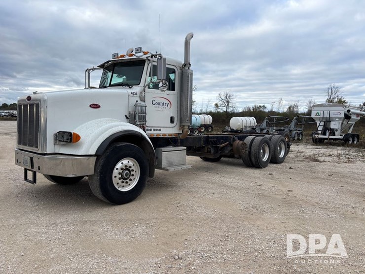 peterbilt-378-image-27