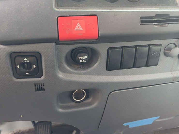 2018-isuzu-ftr-image-27