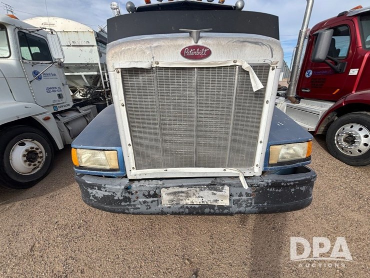 peterbilt-377-image-16