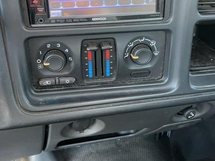 2006-chevrolet-silverado-1500-image-10