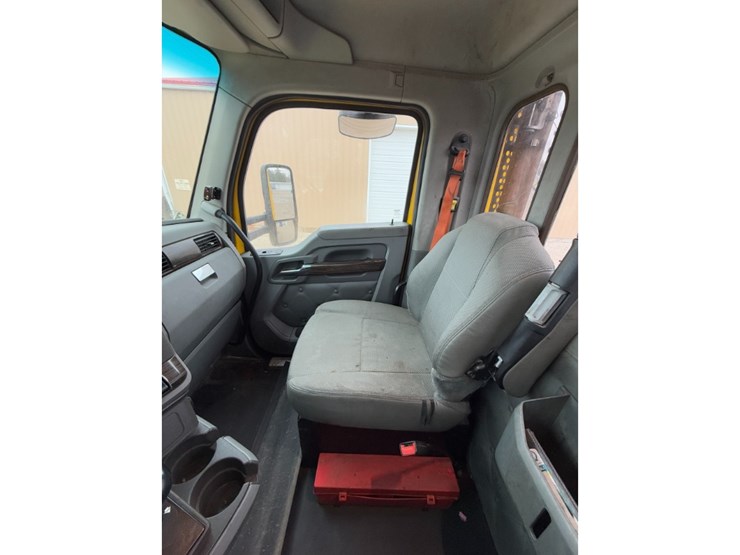 2019-kenworth-t880-image-15