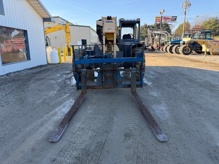 2015-gehl-rs8-42-image-8