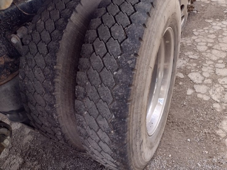 freightliner-122sd-image-33