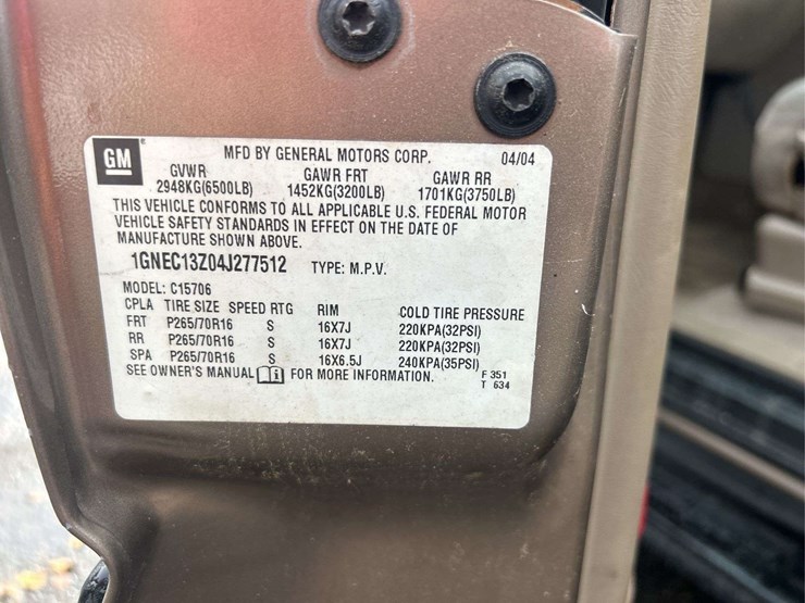 2004-chevrolet-tahoe-image-3