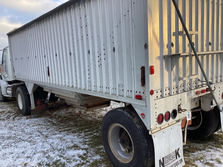 wilson-hopper-bottom-image-4