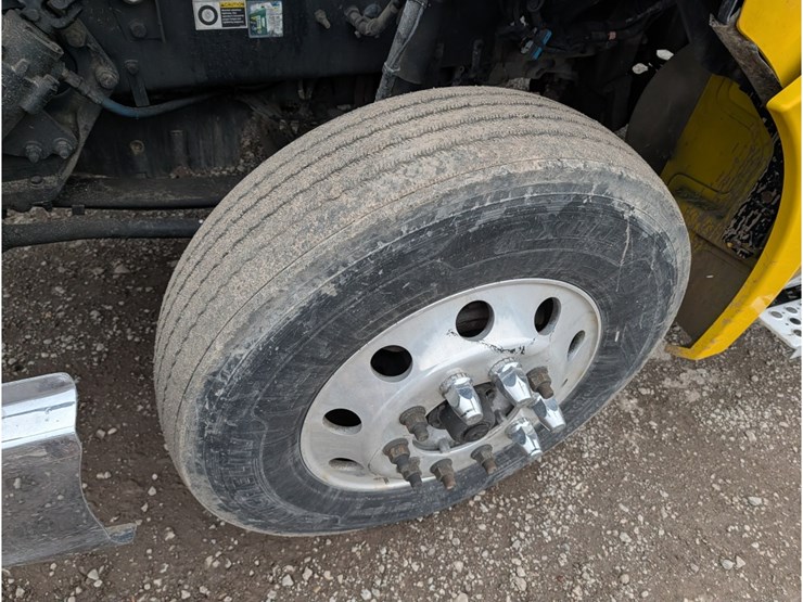 2020-kenworth-t680-image-16