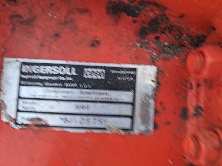 case-444-compact-tractor-image-18