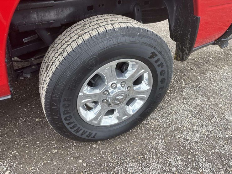 2024-ram-2500-big-horn-image-9