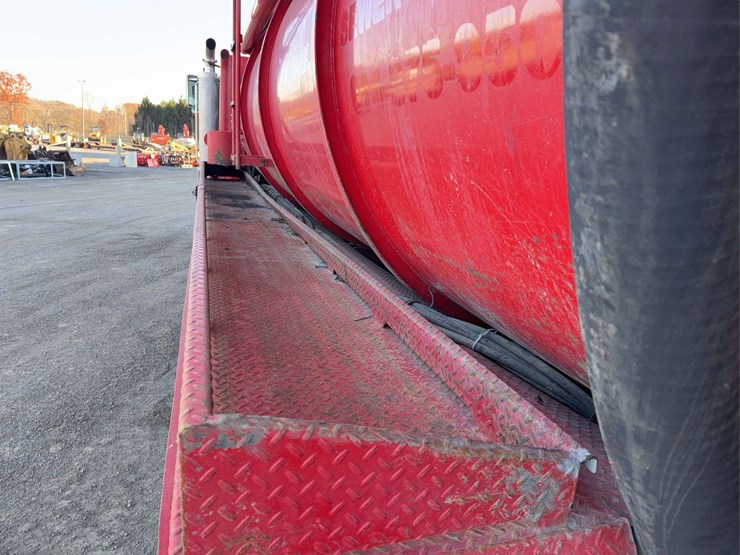 2004-peterbilt-357-image-34