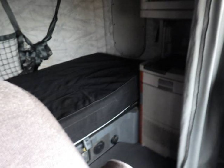 freightliner-cascadia-125-image-5