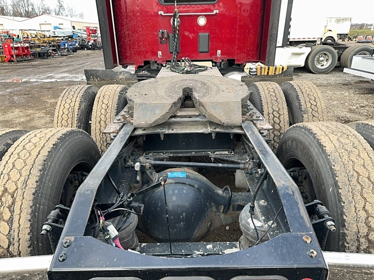 2020-peterbilt-579-image-6