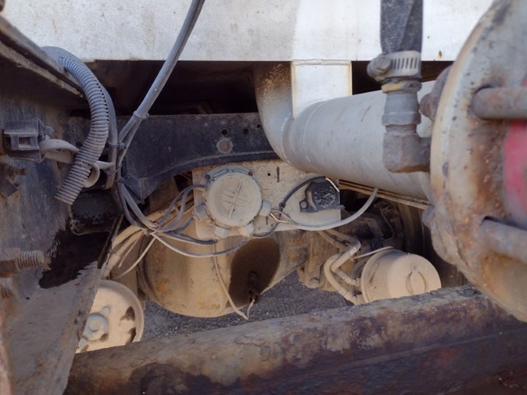 peterbilt-567-image-39