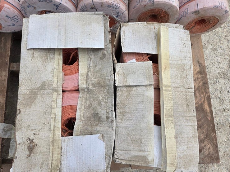 (2)-pairs-of-balls-of-orangeline-9000-&-(1)-pair-of-balls-of-balebind-20000--baler-twine-image-3