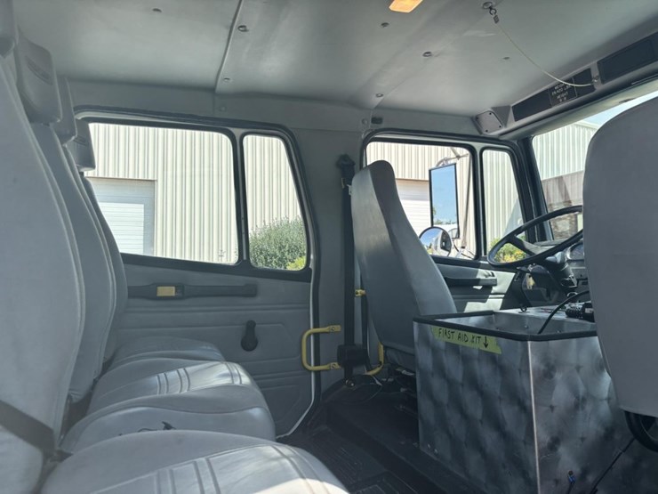 freightliner-fl80-image-60