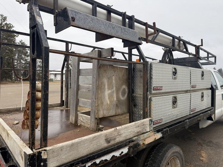 2011-ford-f550-image-22