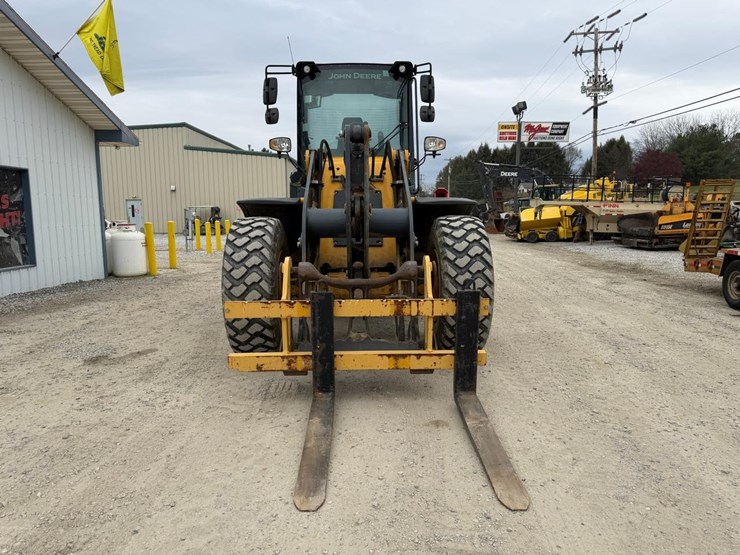 2020-deere-344l-image-9