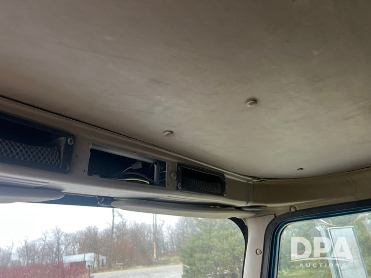 2006-international-9400-eagle-image-26