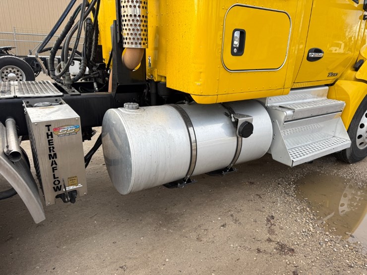 2020-kenworth-t680-image-15