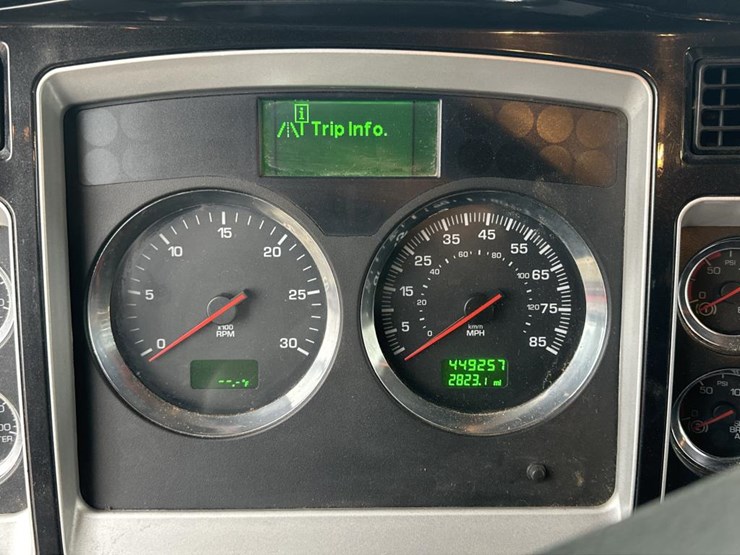 kenworth-w900-image-27