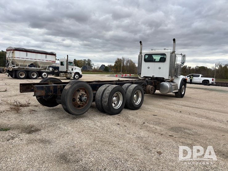 peterbilt-378-image-14