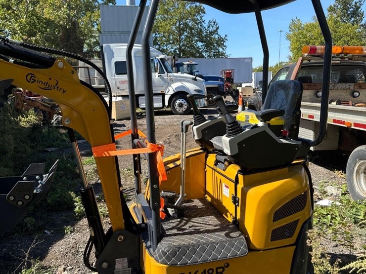 new-cfg-industrial-co-mini-excavator-model-qk18r-image-6