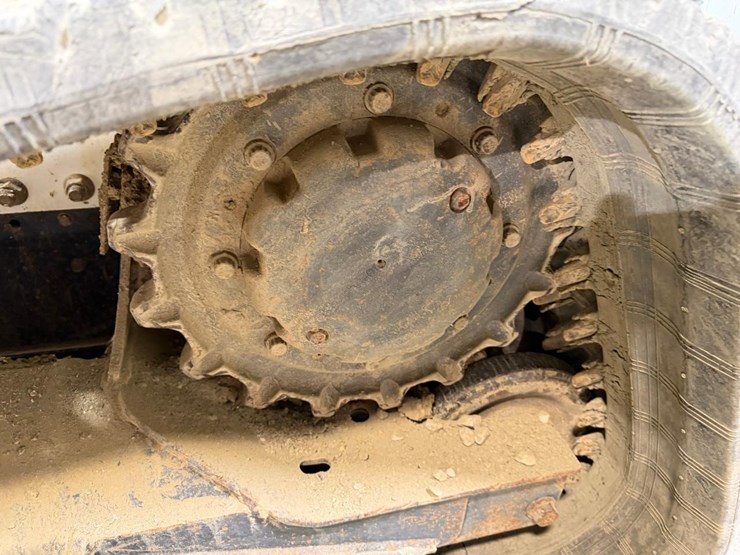 2022-bobcat-t770-image-14