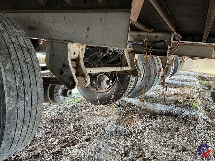 2014-stoughton-28-ft-image-10