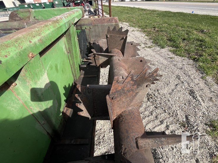 john-deere-450-image-12