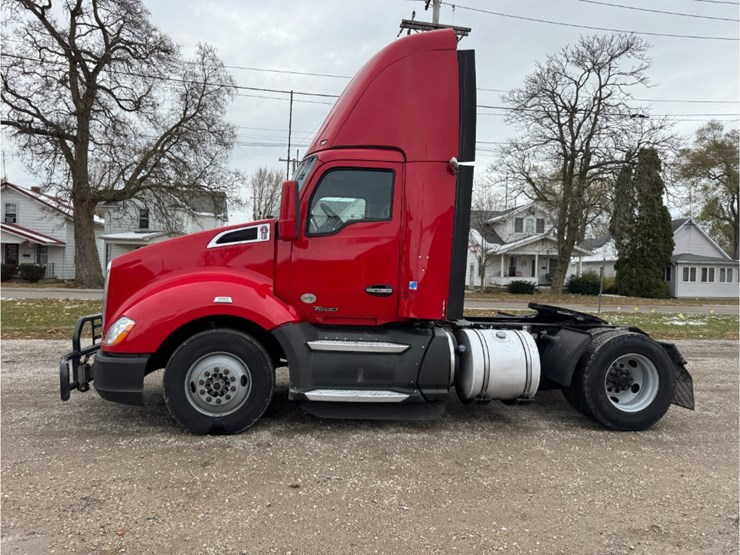 2021-kenworth-t680-image-12