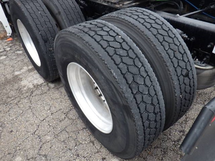 freightliner-cascadia-125-image-15