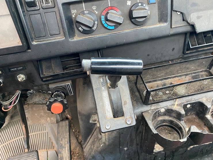 international-4700-image-41