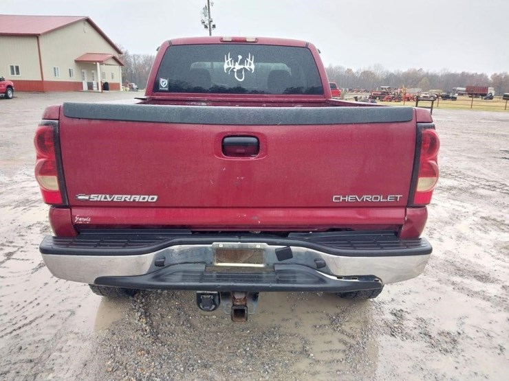 2005-chevrolet-silverado-2500-image-5