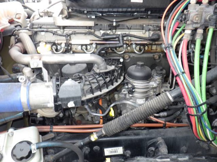 freightliner-cascadia-126-image-21