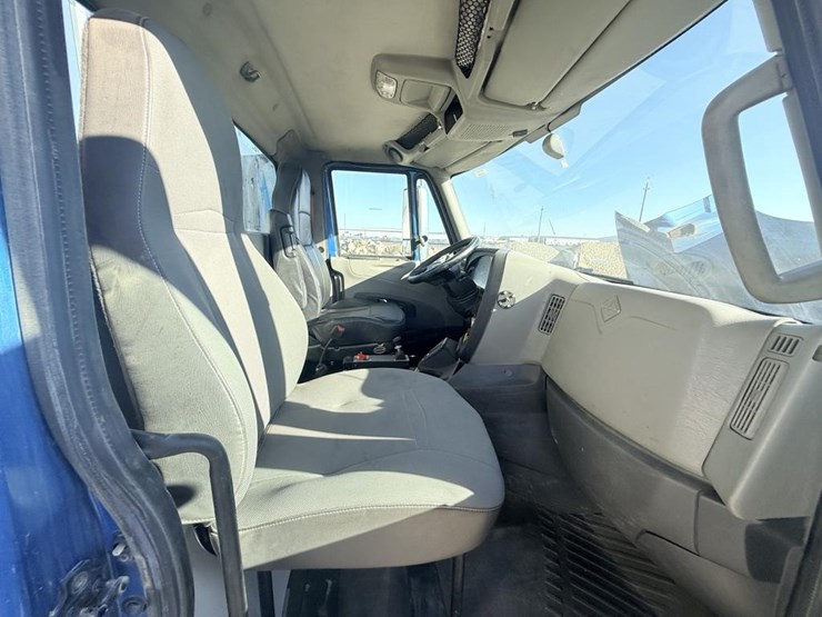 2017-international-prostar-image-77