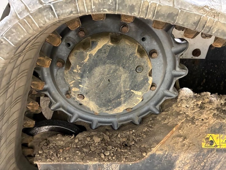 2023-bobcat-t770-image-18