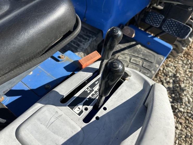 new-holland-tc26da-image-25