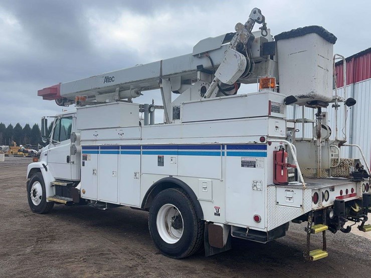 1999-freightliner-fl70-image-4