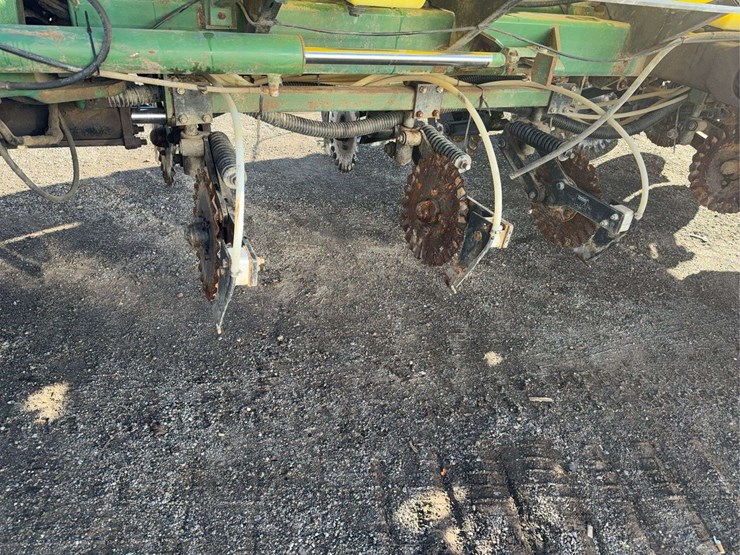 john-deere-7000-image-17