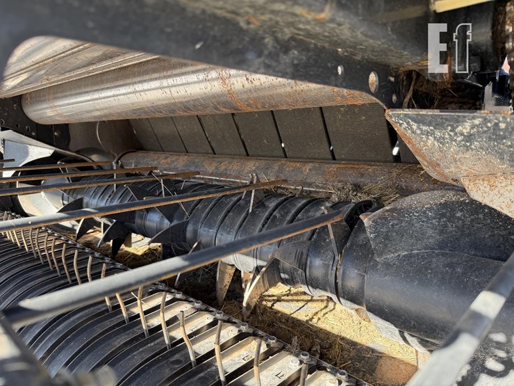 case-ih-rb565-image-35