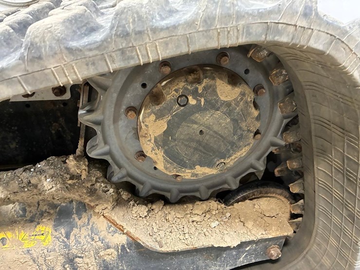 2023-bobcat-t770-image-14