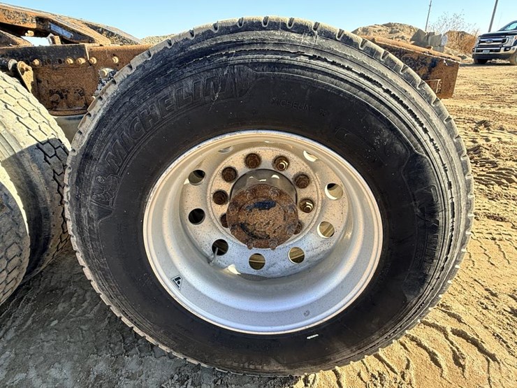 2007-freightliner-columbia-120-image-75