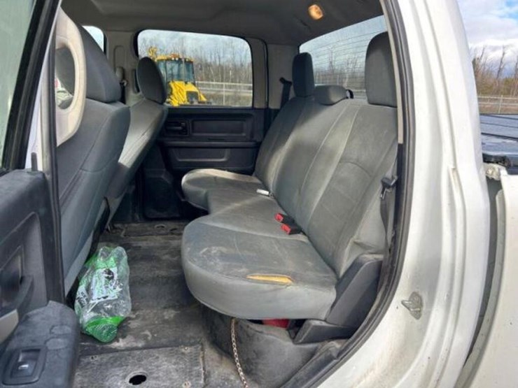 2016-dodge-1500-image-12