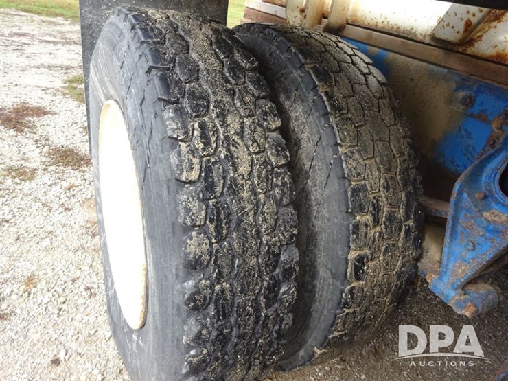 2003-international-8100-image-43