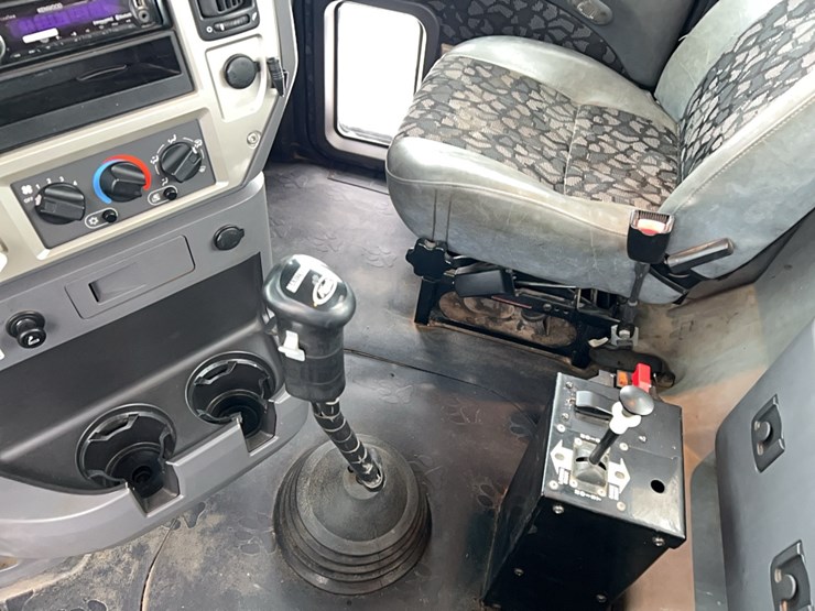 2012-mack-gu713-granite-truck-tractor-vn:1m1ax07yxcm011032-image-22