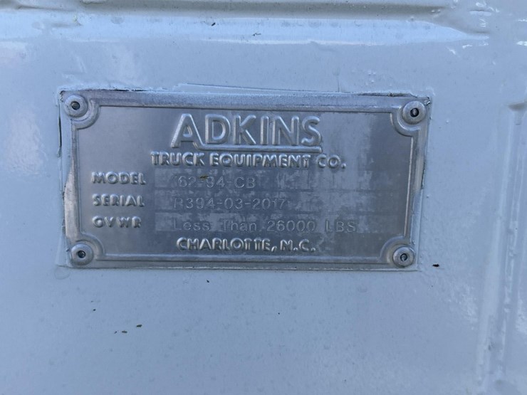 2017-peterbilt-337-image-34