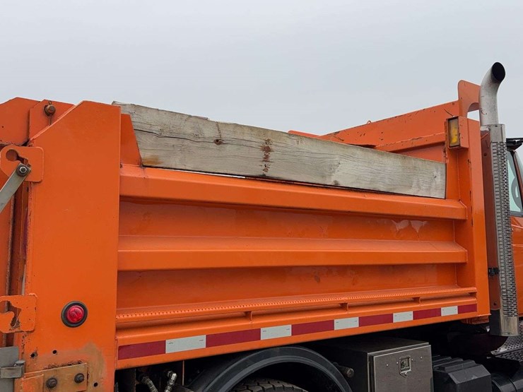 2004-international-7400-image-16