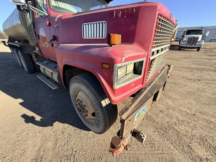 ford-ltl9000-image-27