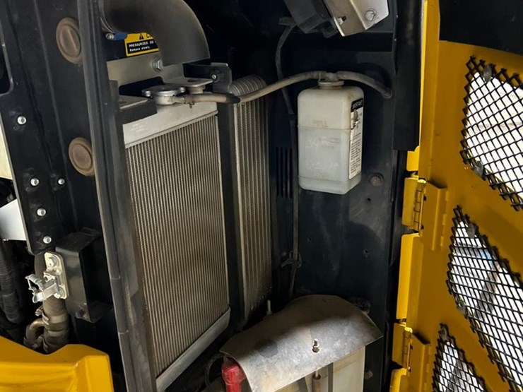 2019-deere-26g-image-19