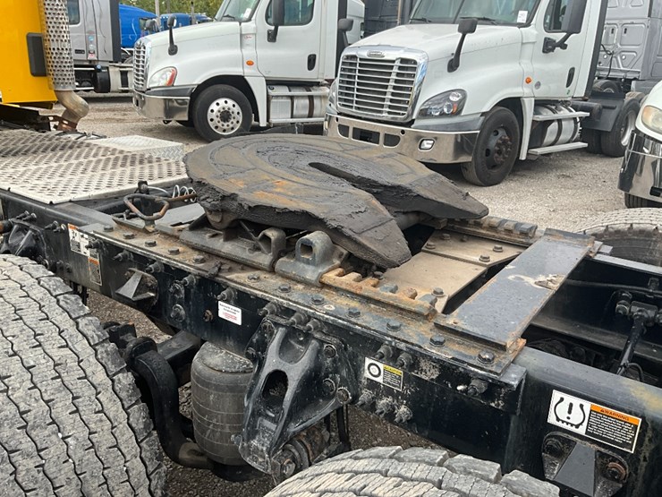 2020-kenworth-t680-image-14