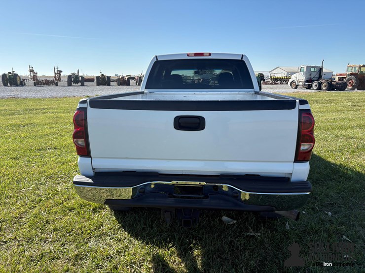 chevrolet-silverado-2500-image-6